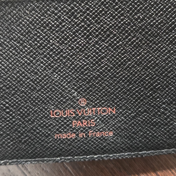 Authentic Louis Vuitton Epi Agenda MM - Picture 6 of 16